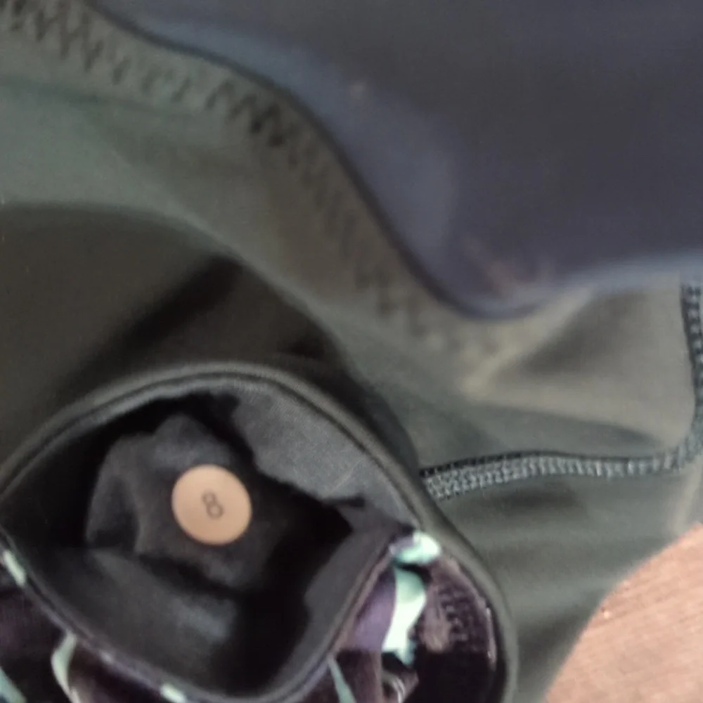 Lululemon - Picture 3 of 5